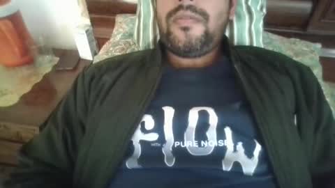 Snapshot of its_me_2323 chatting on April 12, 2026, 6:40 am its_me_2323 online show from April 12, 2026, 6:40 am