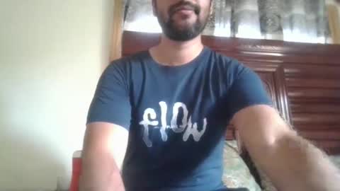 Snapshot of its_me_2323 chatting on April 17, 2026, 8:06 am its_me_2323 online show from April 17, 2026, 8:06 am