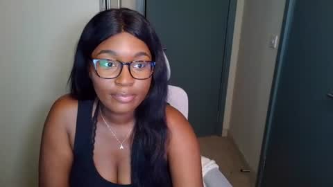 itsanna_b online show from July 2, 2026, 2:22 am