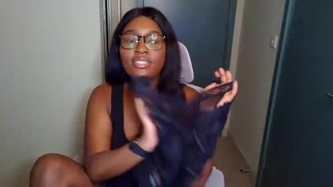 itsanna_b online show from July 2, 2026, 3:23 am