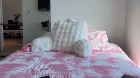 Snapshot of itscaylawatsun chatting on November 5, 2025, 6:30 pm itscaylawatsun online show from November 5, 2025, 6:30 pm