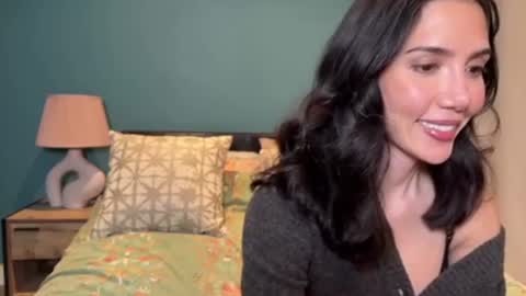 Snapshot of itsdaisybloom chatting on November 24, 2025, 7:13 pm itsdaisybloom online show from November 24, 2025, 7:13 pm