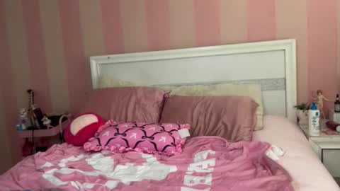 itsdaisypink online show from March 21, 2026, 9:29 pm