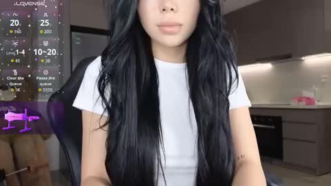 Snapshot of itsdevilcat chatting on October 28, 2025, 5:15 pm Queen Liya online show from October 28, 2025, 5:15 pm