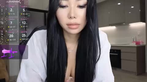 Snapshot of itsdevilcat chatting on October 30, 2025, 5:35 pm Queen Liya online show from October 30, 2025, 5:35 pm