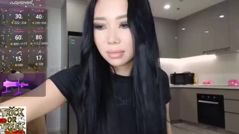 Snapshot of itsdevilcat chatting on November 1, 2025, 9:39 pm Queen Liya online show from November 1, 2025, 9:39 pm