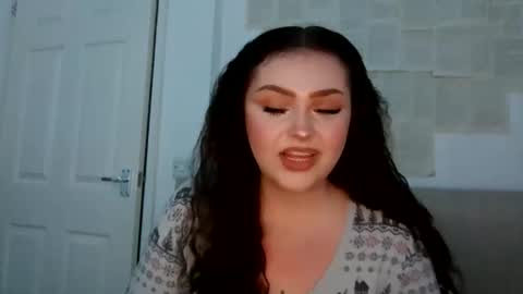 Snapshot of itslunahaze chatting on January 9, 2026, 12:13 am itslunahaze online show from January 9, 2026, 12:13 am