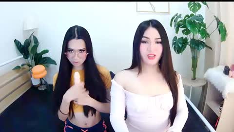itsme_kat online show from June 12, 2026, 4:55 am
