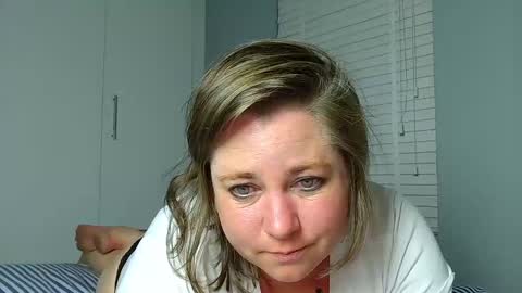 Jade online show from November 2, 2025, 10:12 pm