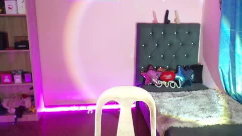 Siana online show from February 7, 2025, 9:16 am