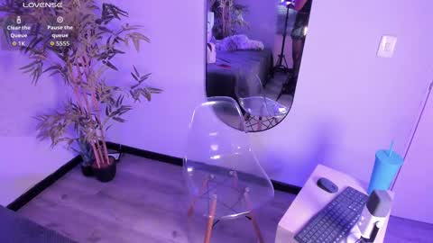 itsmroom online show from February 16, 2026, 1:18 pm