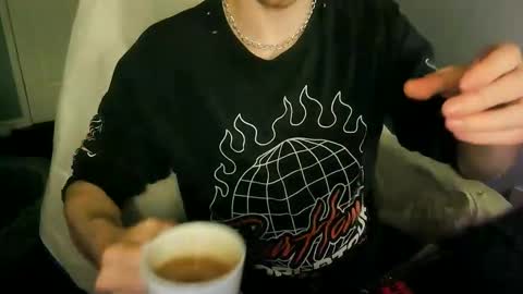 itsnotliam834 online show from September 9, 2025, 2:33 am