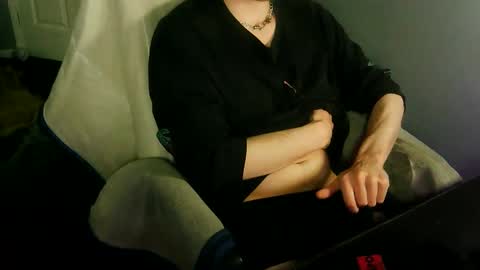 itsnotliam834 online show from September 17, 2025, 1:18 am