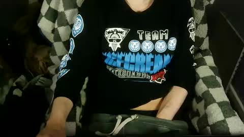 itsnotliam834 online show from November 19, 2025, 1:27 am