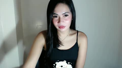 itsurgil_kloeh online show from April 7, 2026, 3:07 am