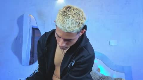 itszairen online show from April 14, 2026, 3:23 am