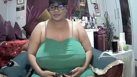 itumeleng74 online show from October 27, 2025, 4:22 pm