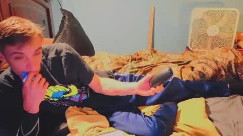 Snapshot of itzd123 chatting on April 2, 2026, 8:56 am itzd123 online show from April 2, 2026, 8:56 am