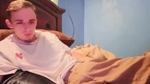 Snapshot of itzd123 chatting on April 3, 2026, 8:40 pm itzd123 online show from April 3, 2026, 8:40 pm