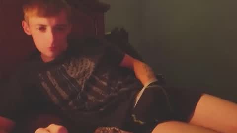 Snapshot of itzd123 chatting on April 15, 2026, 7:58 pm itzd123 online show from April 15, 2026, 7:58 pm