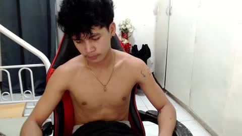 Snapshot of itzme_john chatting on June 27, 2026, 7:46 am itzme_john online show from June 27, 2026, 7:46 am