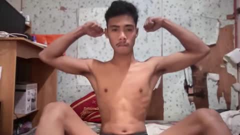 itzme_urboy online show from May 12, 2026, 2:19 am