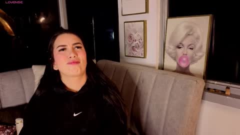 Ivanna West online show from December 17, 2025, 10:21 am