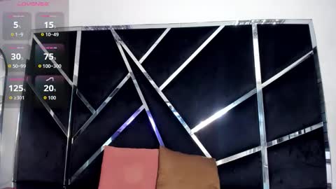 ivannaa18 online show from October 27, 2025, 3:32 am