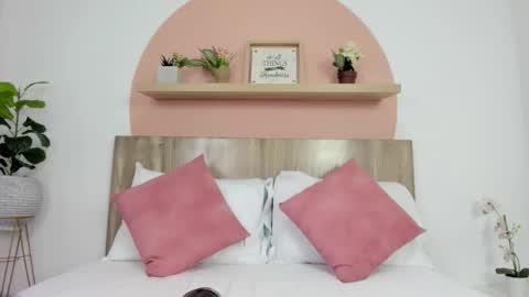 Snapshot of ivette_swan chatting on February 17, 2026, 12:12 pm I V E T T E online show from February 17, 2026, 12:12 pm