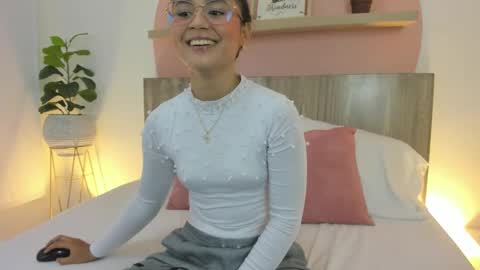 Snapshot of ivette_swan chatting on February 18, 2026, 7:21 pm I V E T T E online show from February 18, 2026, 7:21 pm