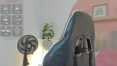 I V E T T E online show from April 9, 2026, 7:41 pm