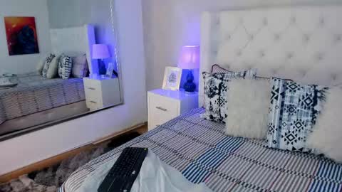 Snapshot of ivi_jones_ chatting on April 17, 2026, 9:18 pm Ivi jones online show from April 17, 2026, 9:18 pm