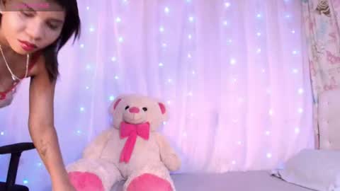  Ivon  Miss Jones  online show from December 17, 2025, 3:23 am