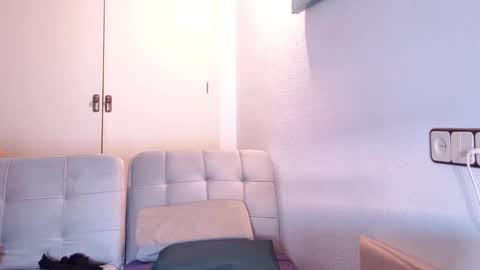 Ivonne online show from February 14, 2025, 8:52 am