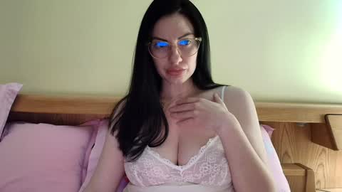 Snapshot of ivoryorchid chatting on December 8, 2024, 3:02 pm Ivory online show from December 8, 2024, 3:02 pm