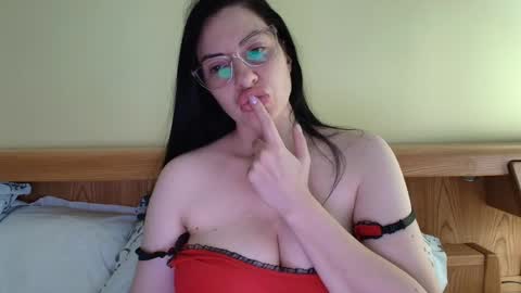 Snapshot of ivoryorchid chatting on September 29, 2025, 3:17 pm Ivory online show from September 29, 2025, 3:17 pm