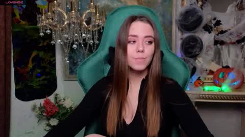 ivorywood_ online show from October 29, 2025, 10:39 am