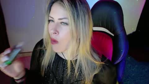 Snapshot of ivy__taylorr chatting on October 27, 2025, 10:47 pm Diana Rojas online show from October 27, 2025, 10:47 pm