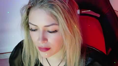 Snapshot of ivy__taylorr chatting on November 20, 2025, 8:30 pm Diana Rojas online show from November 20, 2025, 8:30 pm