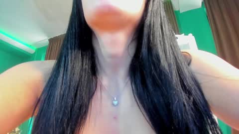 Snapshot of ivy_bellee chatting on December 20, 2024, 9:32 am Ivy bellee online show from December 20, 2024, 9:32 am