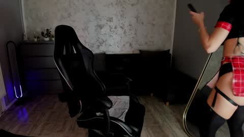 Snapshot of ivy_bellee chatting on February 4, 2025, 5:21 am Ivy bellee online show from February 4, 2025, 5:21 am