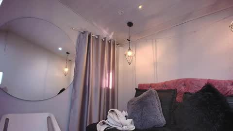 ivy_bonnie online show from November 11, 2025, 11:54 am