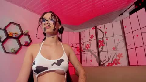 Snapshot of ivy_leister chatting on October 28, 2025, 5:44 am Ivy online show from October 28, 2025, 5:44 am