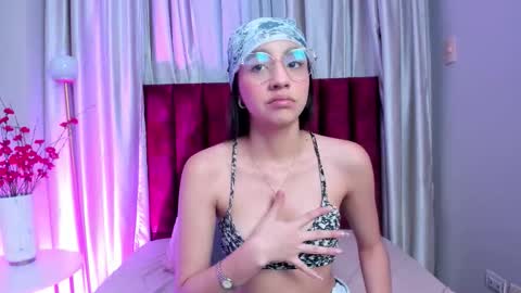 IvyJhonss online show from November 17, 2025, 12:33 pm