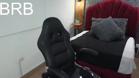 ivyrush09 online show from October 15, 2025, 3:06 am