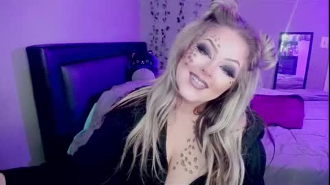 Ashley3 online show from November 1, 2025, 6:15 am