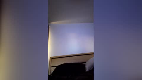 iwantu1230 online show from March 11, 2026, 10:43 am