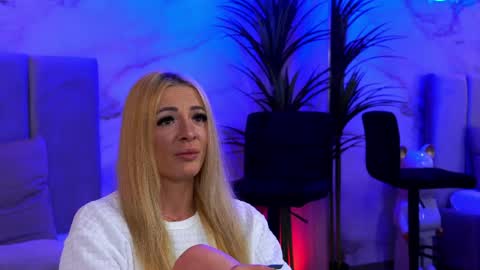 Snapshot of izabelle_02 chatting on April 2, 2026, 3:48 am izabelle_02 online show from April 2, 2026, 3:48 am