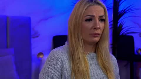 Snapshot of izabelle_02 chatting on April 3, 2026, 3:37 am izabelle_02 online show from April 3, 2026, 3:37 am