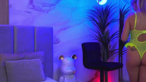 Snapshot of izabelle_02 chatting on April 5, 2026, 3:47 am izabelle_02 online show from April 5, 2026, 3:47 am